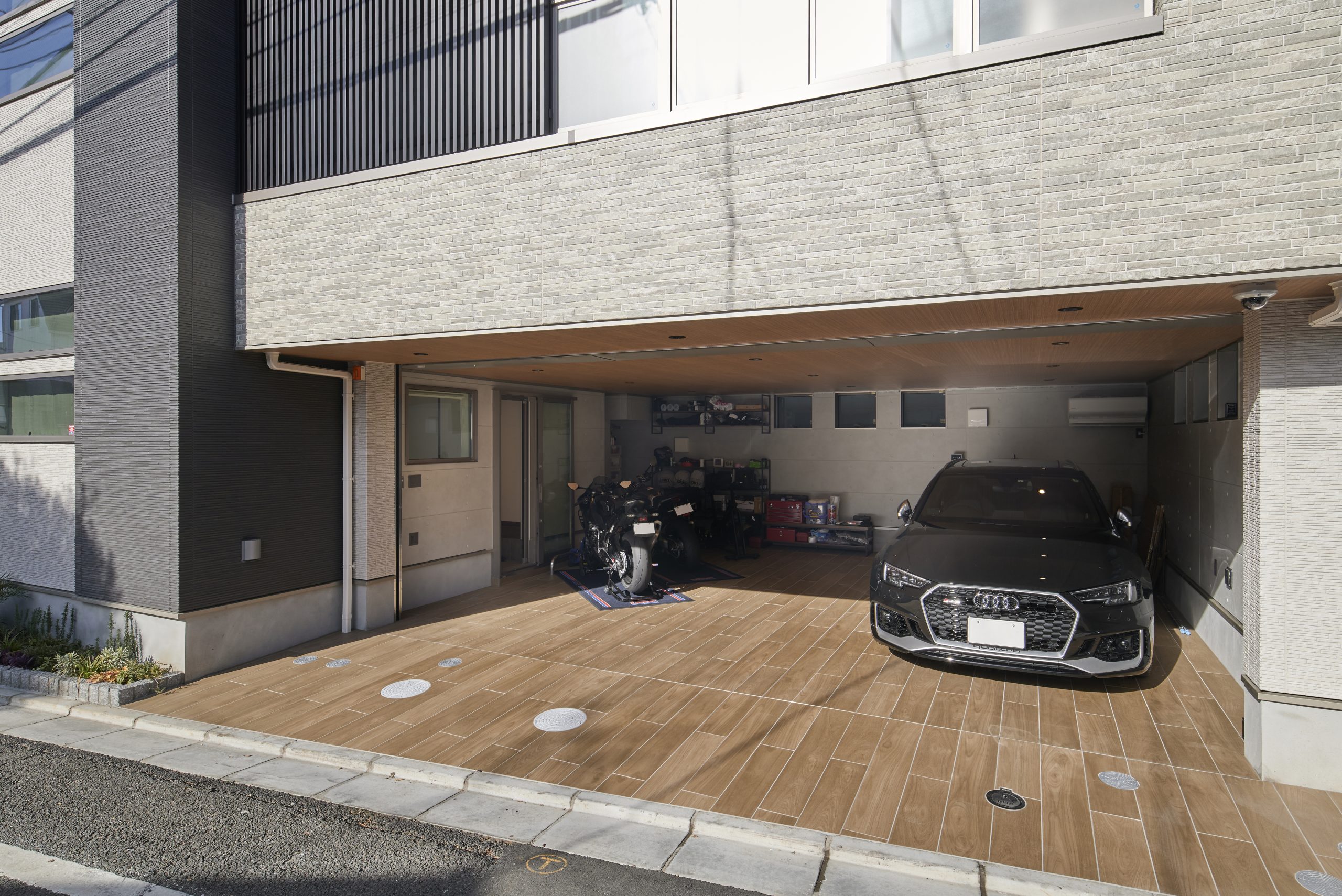 バイク好きにはたまらない、今までにない視点で趣味を楽しめる家になりました。の画像