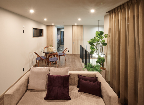 ひとり暮らし特集｜奥行きのあるリビングダイニングとキッチン