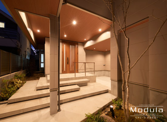 杉並区上荻3丁目 新築分譲住宅｜夜の玄関アプローチ(2026.3撮影)